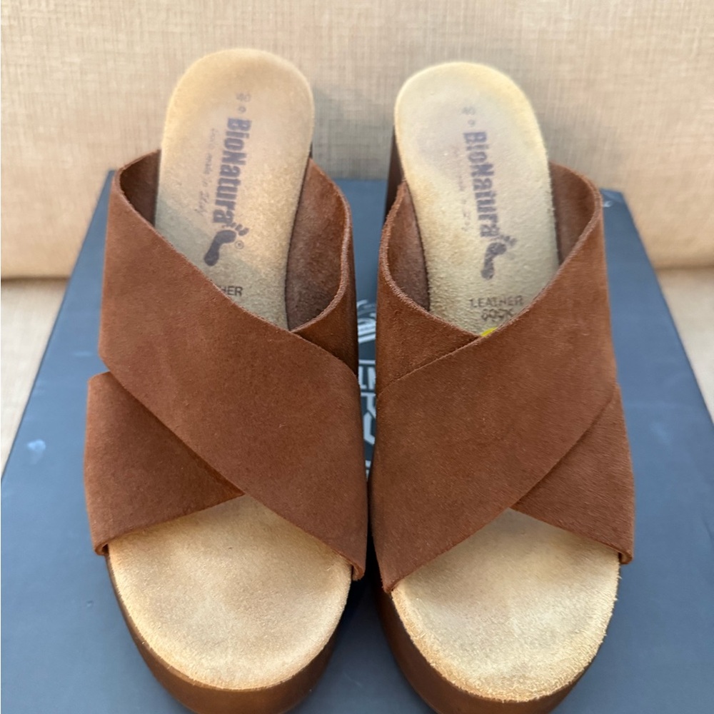 Women's Brown Leather Mules